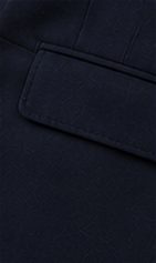 Blazer Desestruturado na cor marinho, detalhe do bolso