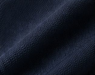 Camisa Social Easy Care na cor marinho, detalhe do tecido