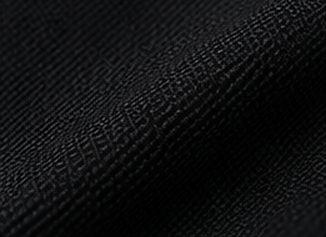 Camisa Textura Signature na cor preto, detalhe do tecido