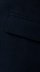 Costume Executivo na cor marinho, detalhe do bolso