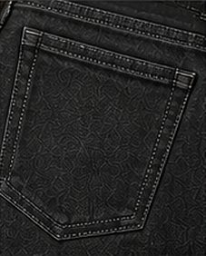 Jeans Dark Premium na cor grafite, detalhe do bolso