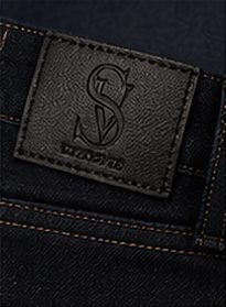 Jeans Dark Premium na cor índigo escuro, detalhe: outro
