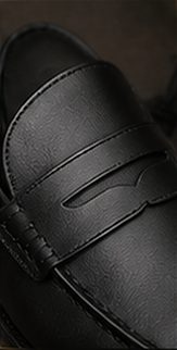 Mocassim Couro Clássico na cor preto, detalhe do tecido